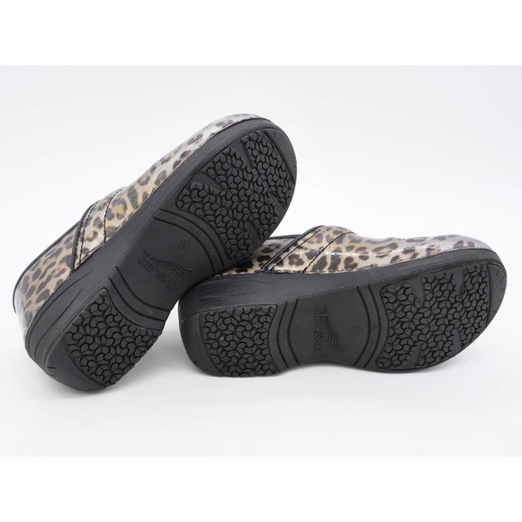 Dansko XP Clogs Womens 8 Leopard Print Patent Leather Slip On Professional Shoes - Picture 13 of 13
